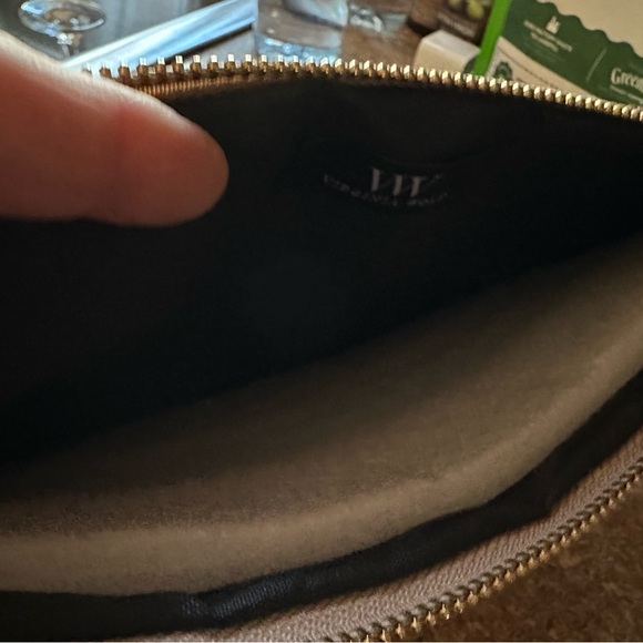 Virginia Wolf Gold Woven Clutch - Picture 6 of 7